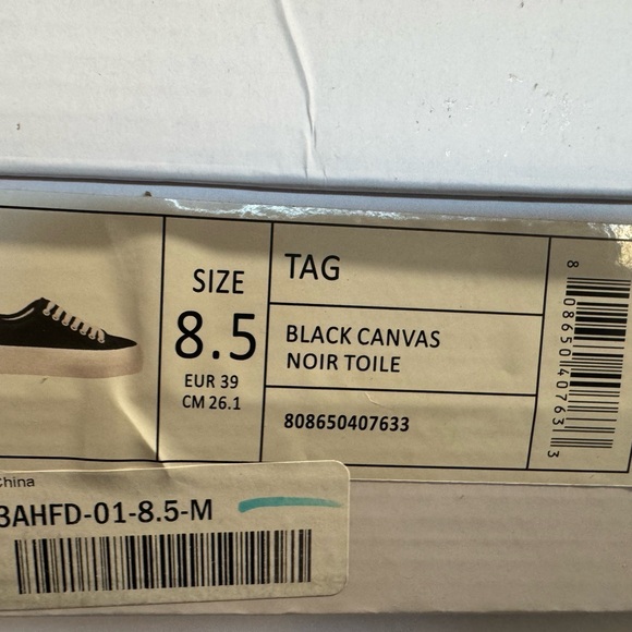 Cushionaire TAG Sneakers for women new in box NWT - Picture 9 of 9